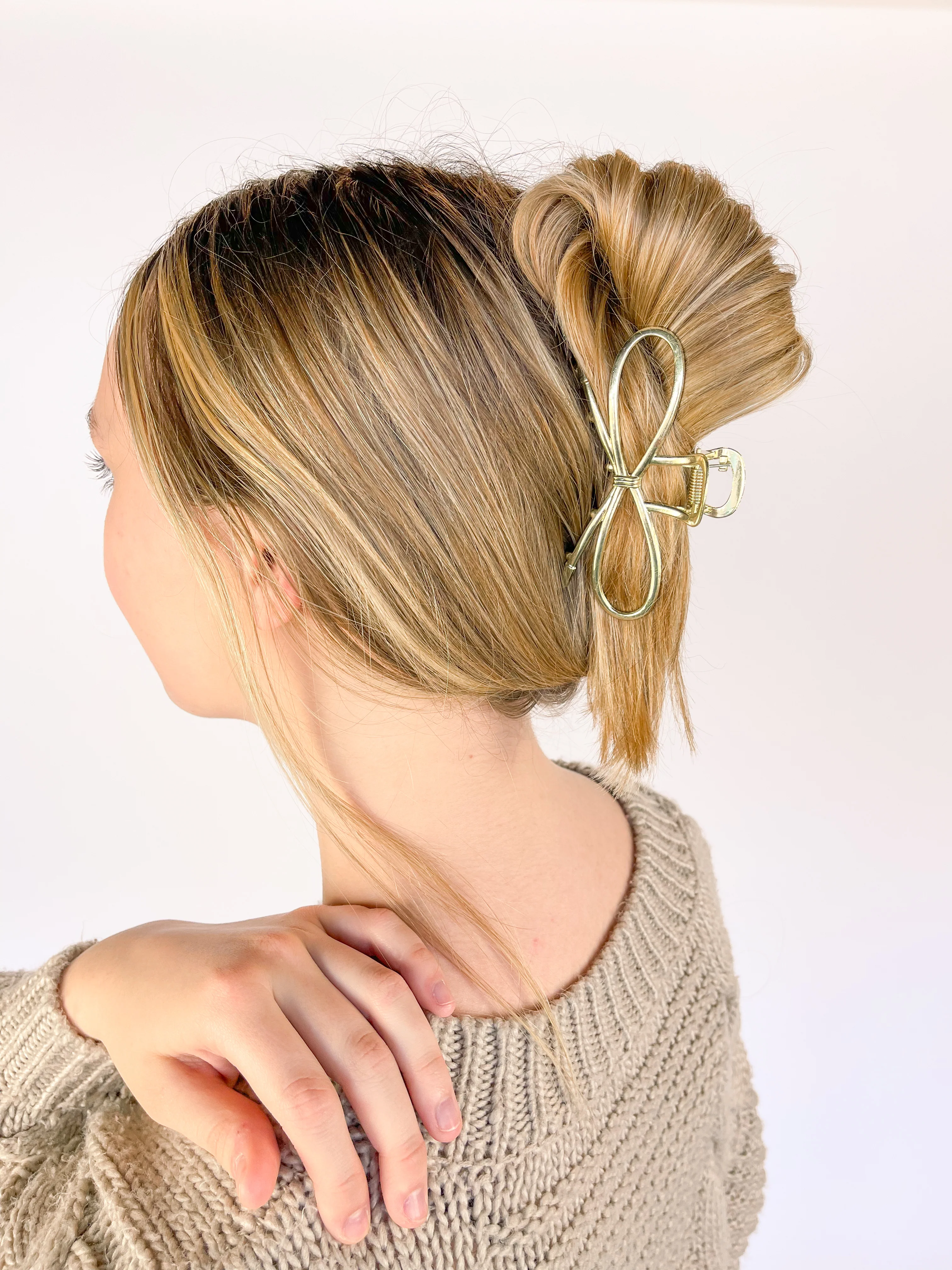 Invisible String Clip - Image 3