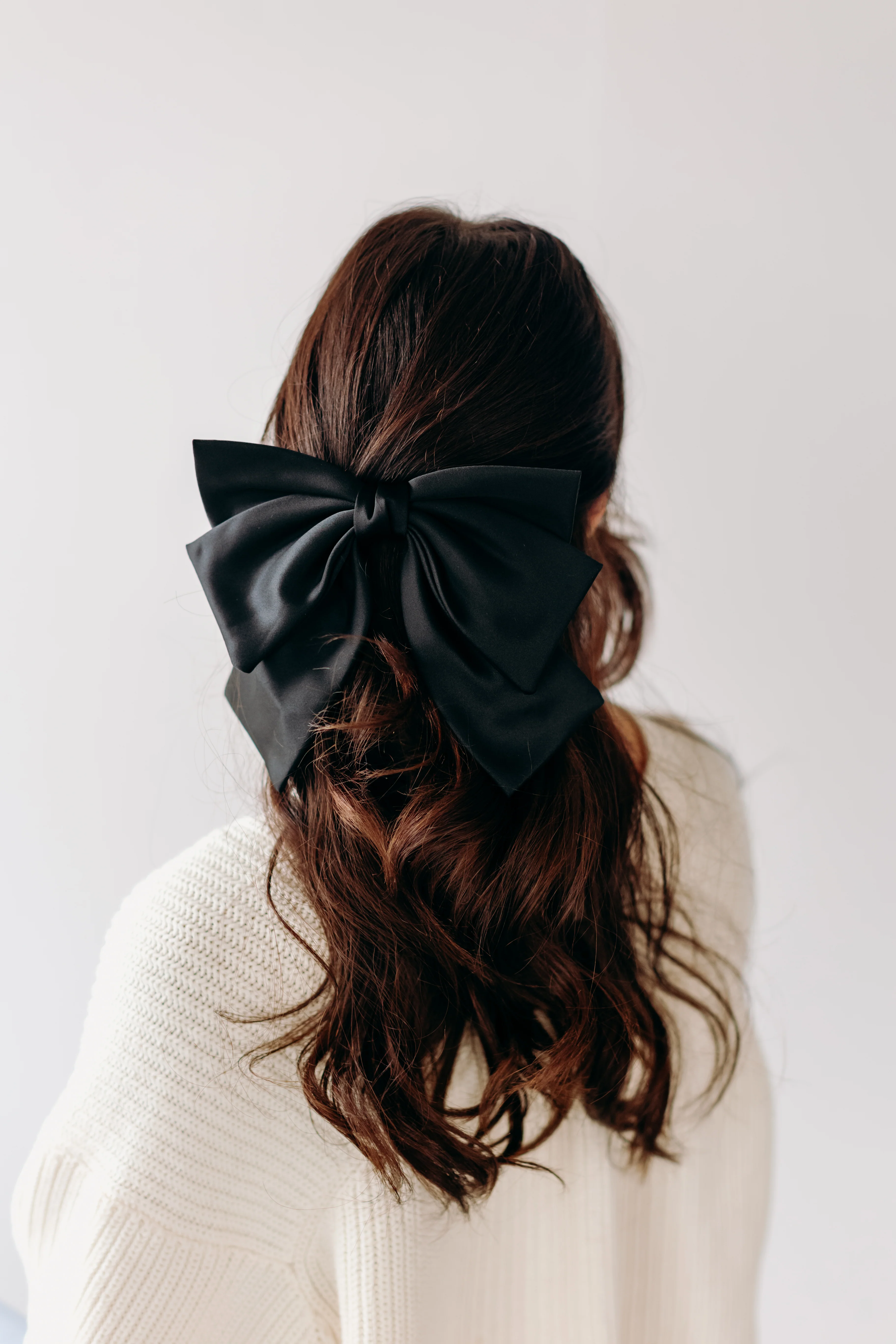 Rumor Has It Lilac Bow - Image 3