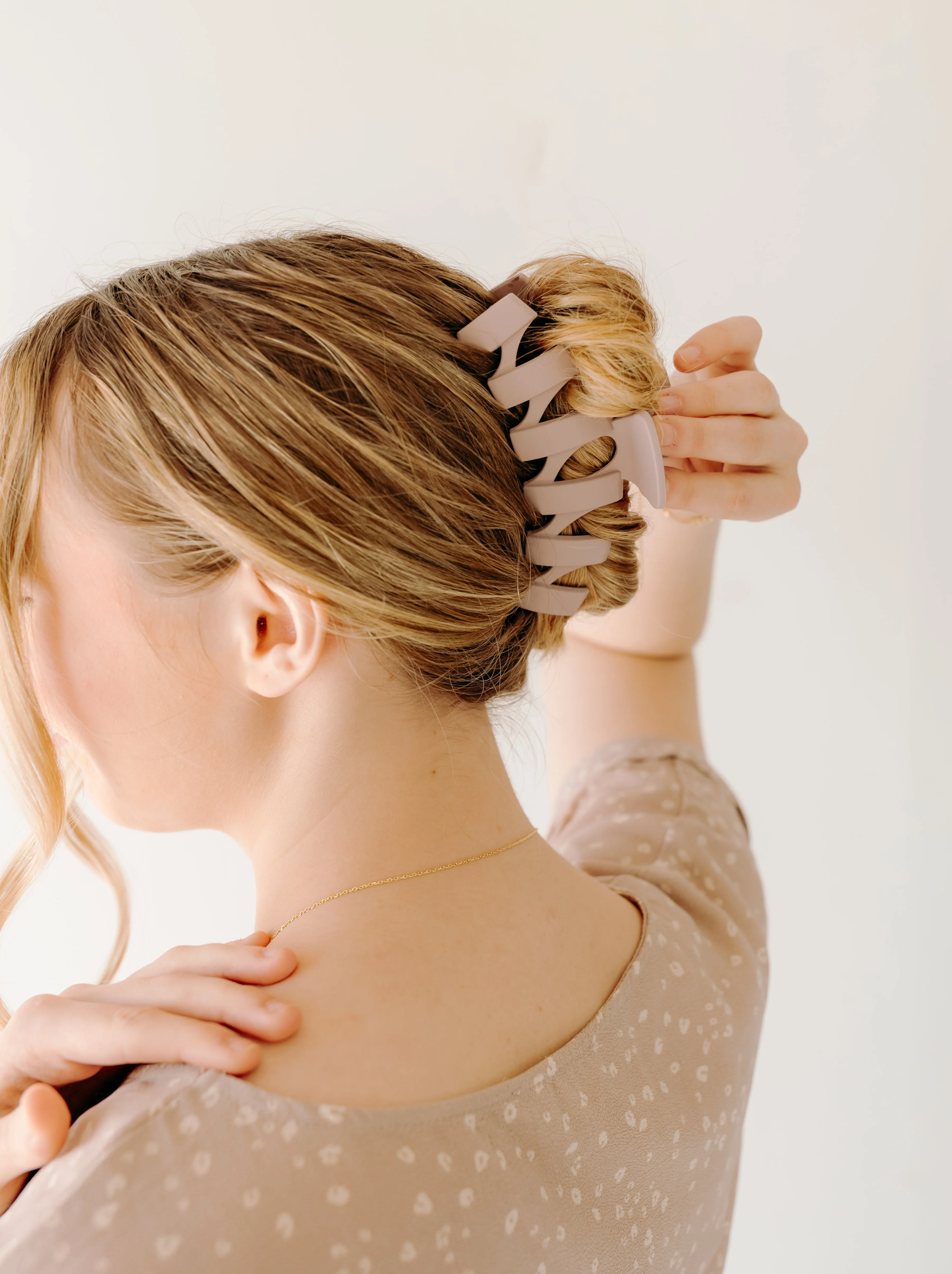 Simply Twisted Lilac Clip - Image 5