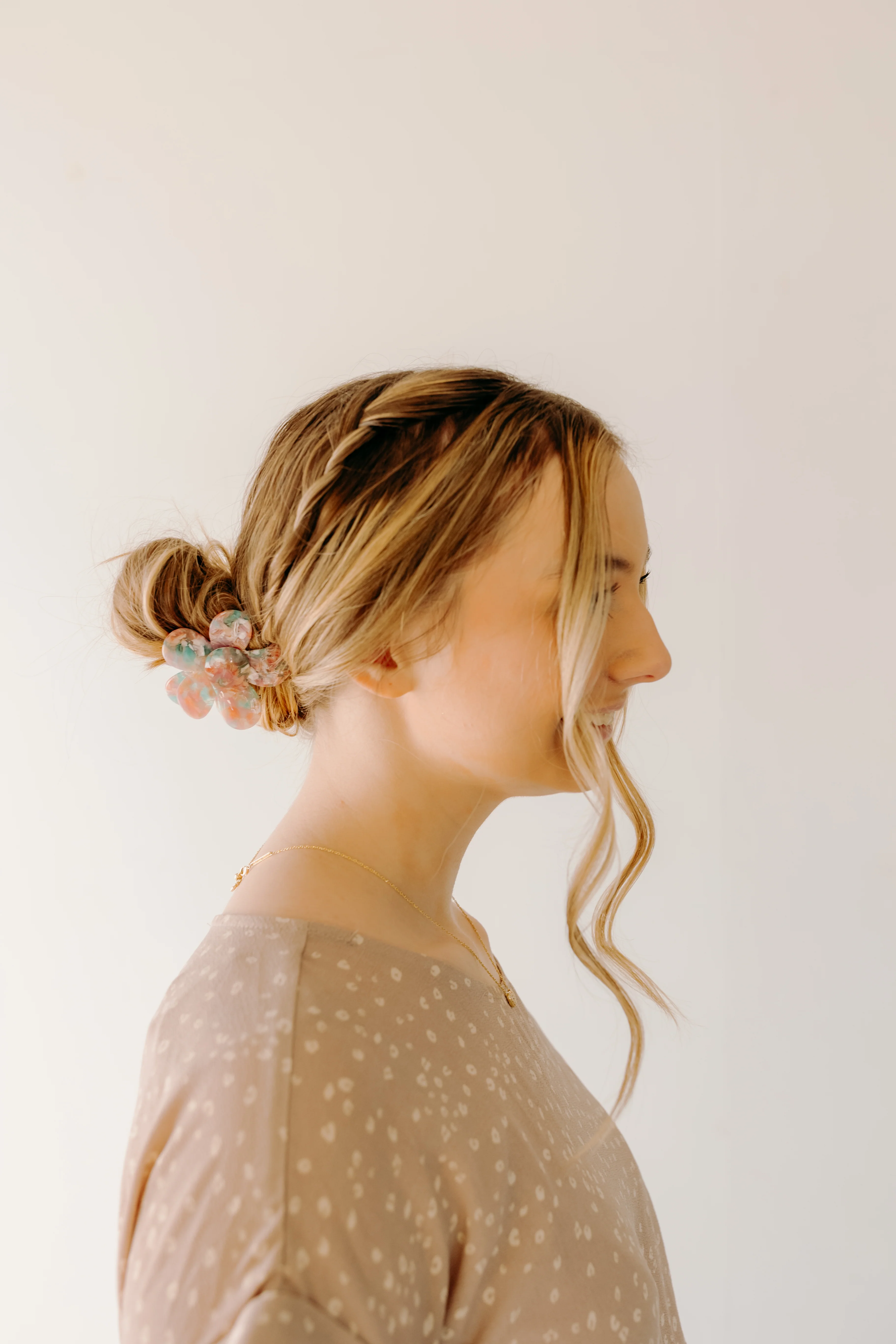 Time to Bloom Lilac Clip - Image 3